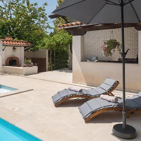 4 Bedroom Gorgeous In *