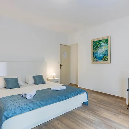 4 Bedroom Gorgeous Home In Katun Lindarski Katun Lindarski
