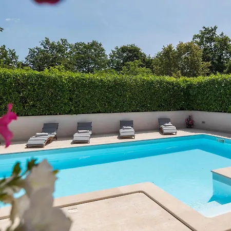Holiday home 4 Bedroom Gorgeous Home In Katun Lindarski *