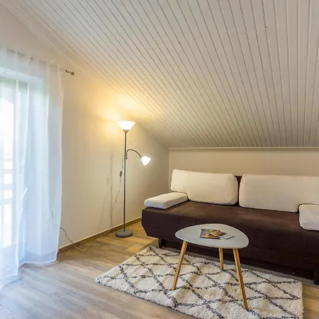 4 Bedroom Gorgeous Home In Katun Lindarski Holiday home Katun Lindarski