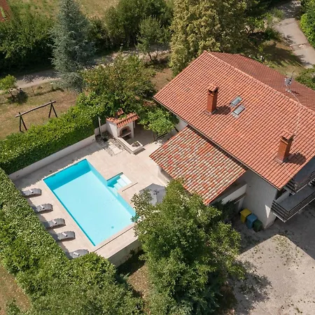 Holiday home 4 Bedroom Gorgeous Home In Katun Lindarski Katun Lindarski