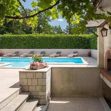 Holiday home 4 Bedroom Gorgeous Home In Katun Lindarski Katun Lindarski