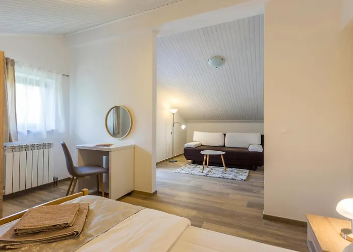 Holiday Home Katun Lindarski IV Vikendica Katun Lindarski