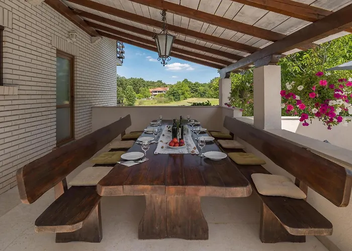 Vikendica Holiday Home Katun Lindarski IV Katun Lindarski