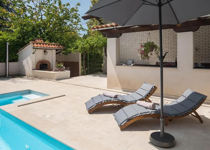 Holiday Home Katun Lindarski IV *