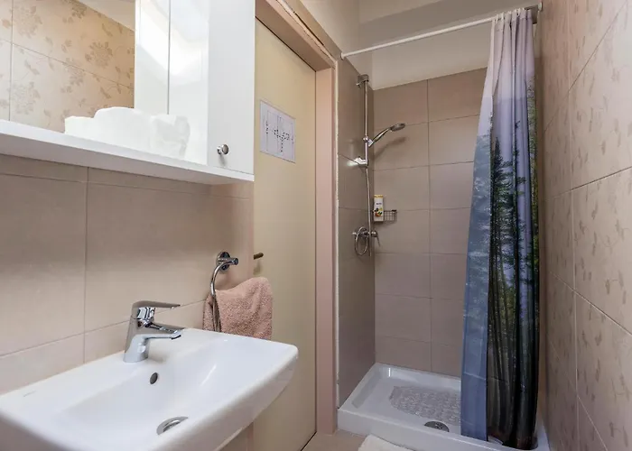 Holiday Home Katun Lindarski IV *