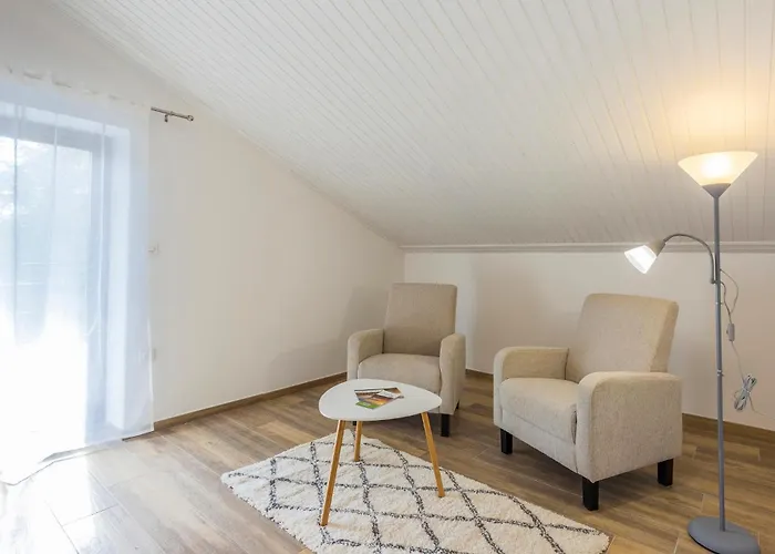 Holiday Home Katun Lindarski IV