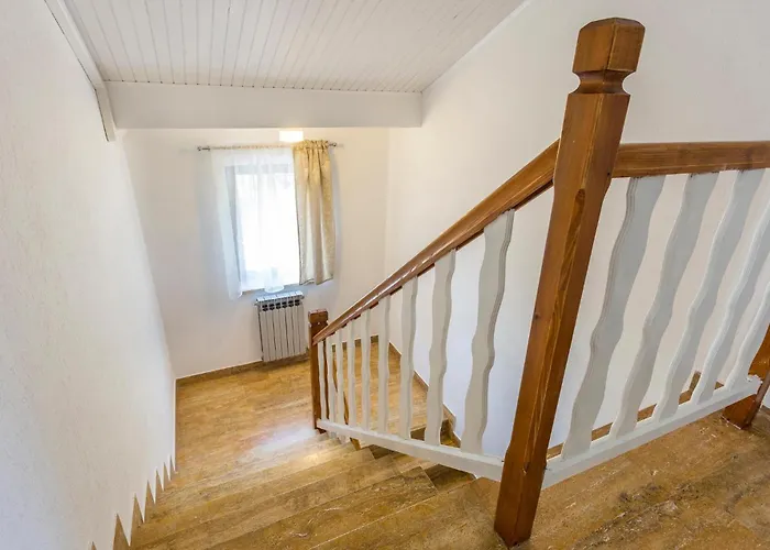 Holiday Home Katun Lindarski IV *