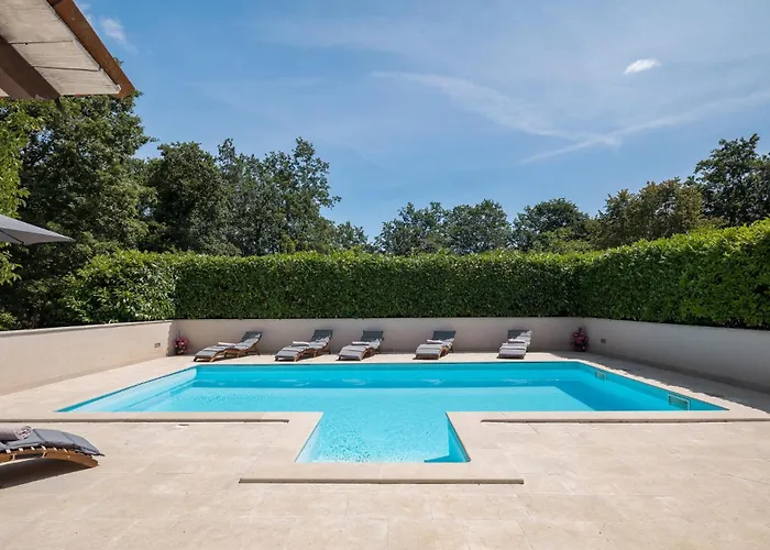 Vikendica Holiday Home Katun Lindarski IV *